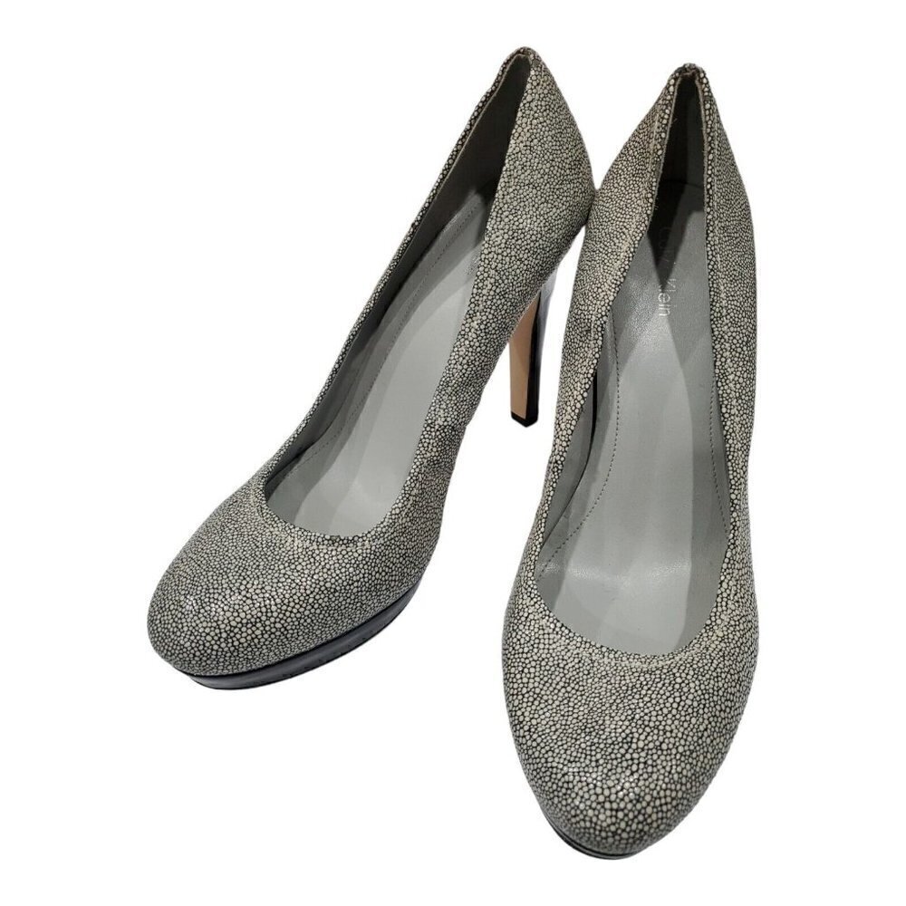 Calvin Klein Kendall Heels Size 10M Closed Toe Platform Pumps Cream Blac…
